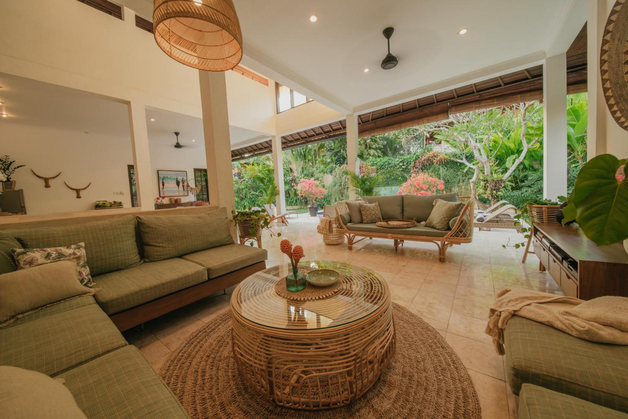 Eight Villa *